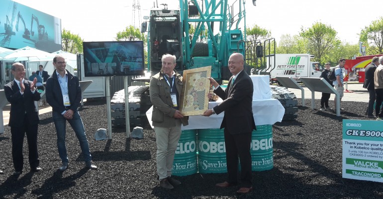 Carlos Valcke and Kobelco Chairman Intermat