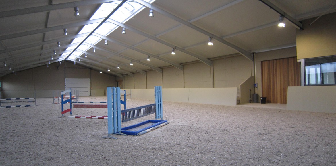 binnenpiste voor paarden