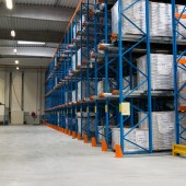 Opslaghal voor mondi te poperinge,  producent van  industriele zakken